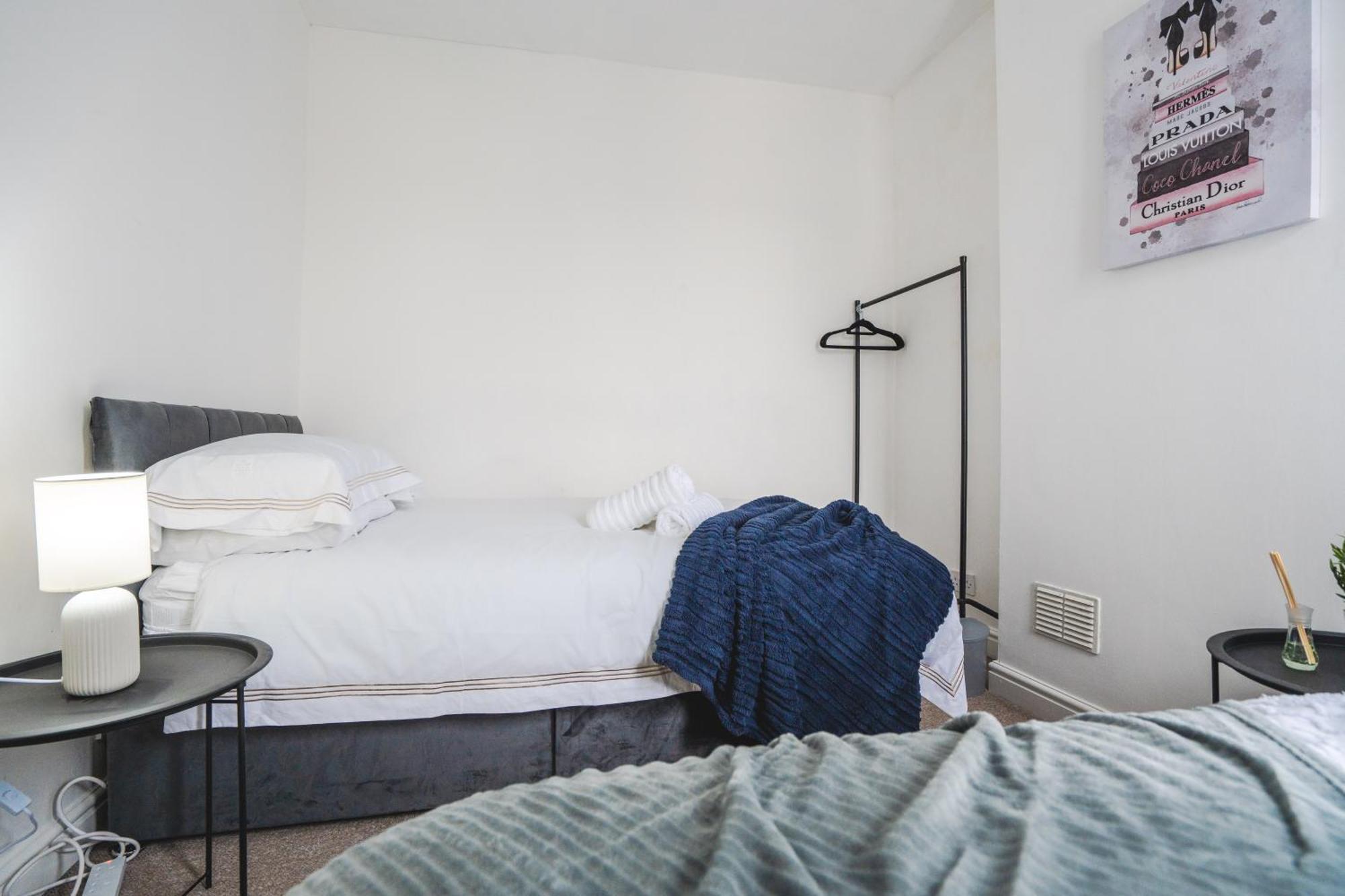 Modern & Spacious - Pool Table - Free Parking - Sleeps 10 Манчестер Экстерьер фото